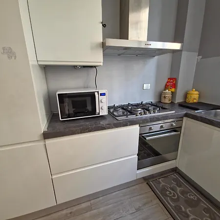 Miriam's House In Center, Free Parking Car Min 3 Days Only In July And August * Como