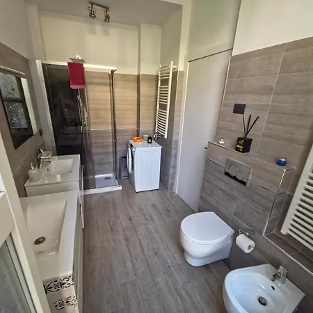 Miriam's House In Center, Free Parking Car Min 3 Days Only In July And August Como